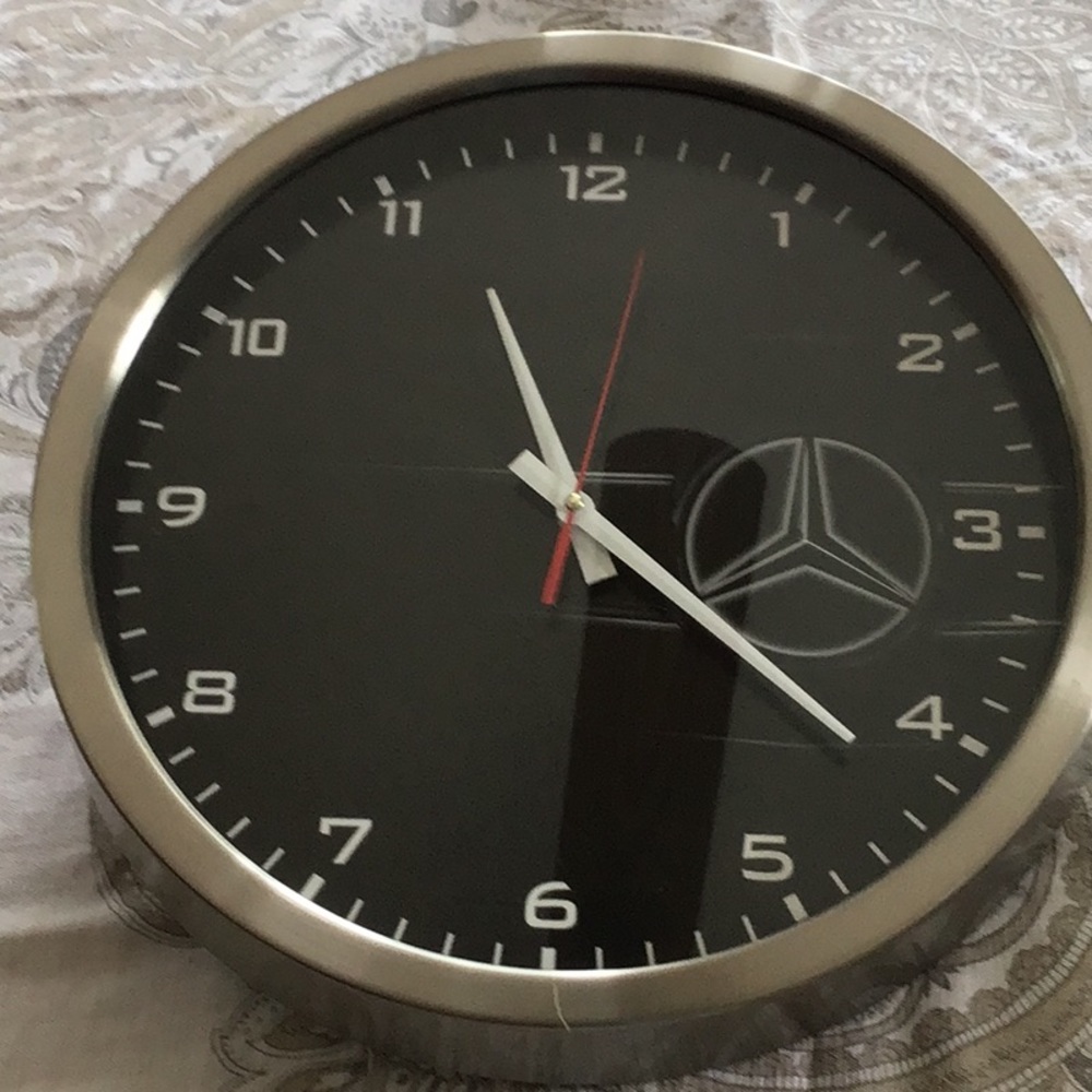 🚘Mercedes-Benz Wall Clock- Limited Edition. Last of kind. Rare. Collectors item🚘